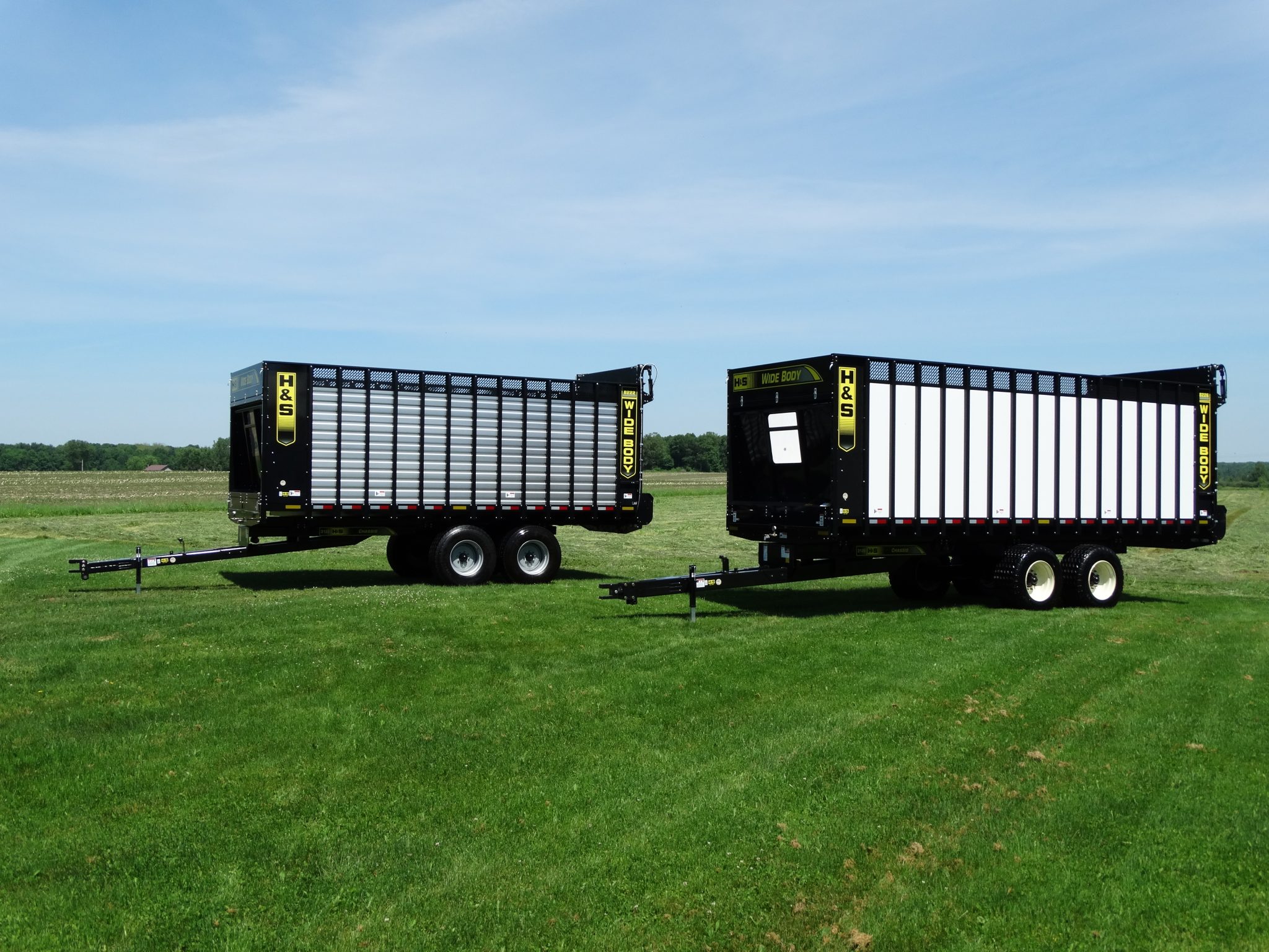 5200 Series “EXTRA CAPACITY” Front Unload Forage Boxes H&S