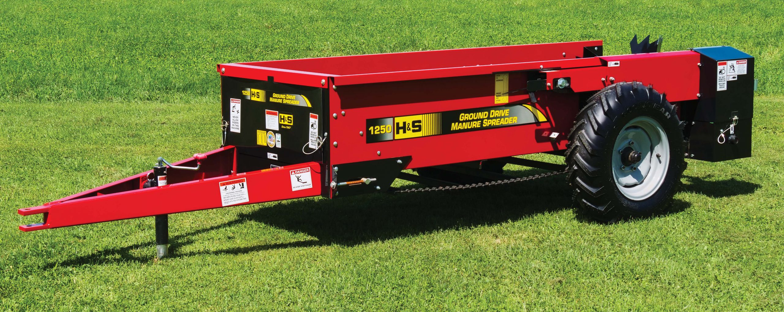 H&S 1250 ground drive manure spreader product