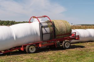H&S 1100 linewrap bale wrapper wrapping round hay bales