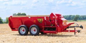 H&S 5220 top shot side discharge manure spreader from 5200 series