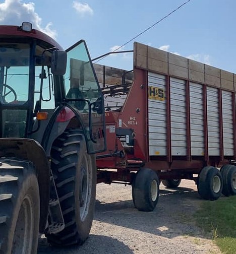H&S HD7+4 front and rear unload forage box vintage
