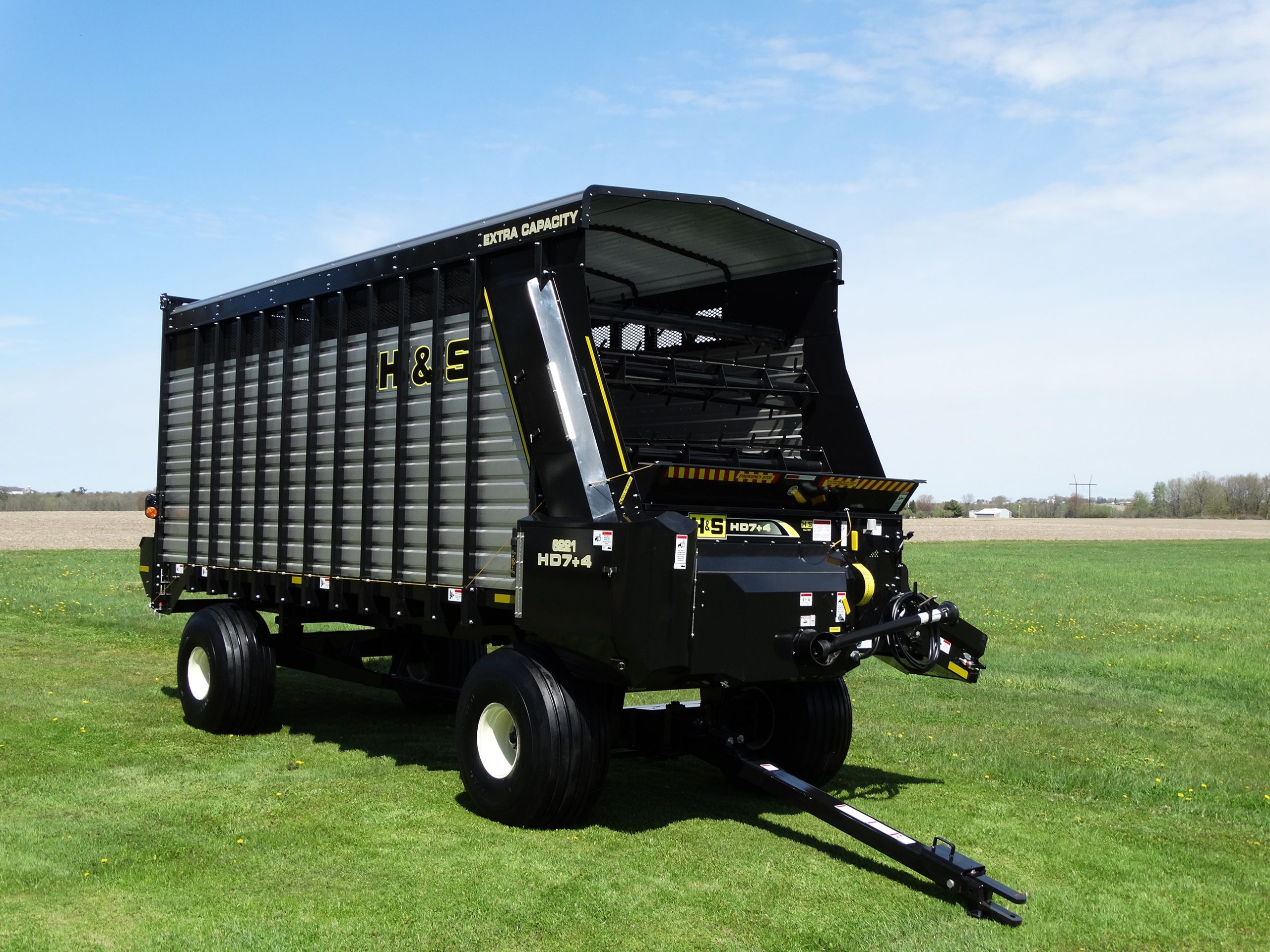 H&S 6200 HD7+4 extra capacity front and rear unload forage box
