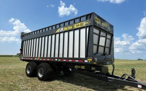 H&S 1226 Big Dog rear unload forage box on 4126 chassis