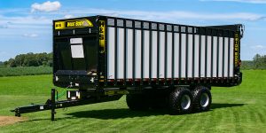 H&S 8230 Wide Body rear unload forage box with fiberglass reinforced plywood sides